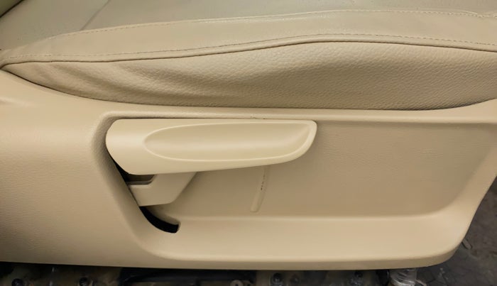 2018 Volkswagen Vento HIGHLINE DIESEL 1.5, Diesel, Manual, 97,010 km, Driver Side Adjustment Panel