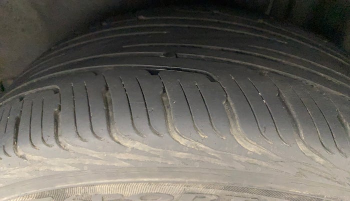 2018 Volkswagen Vento HIGHLINE DIESEL 1.5, Diesel, Manual, 97,010 km, Left Rear Tyre Tread