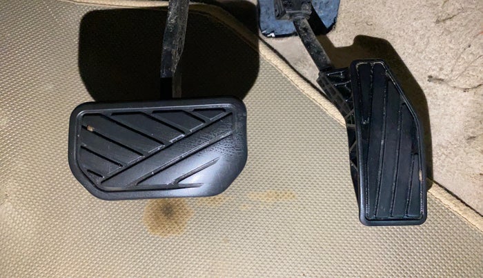 2017 Maruti Dzire ZXI PLUS AMT, Petrol, Automatic, 1,22,322 km, Pedals