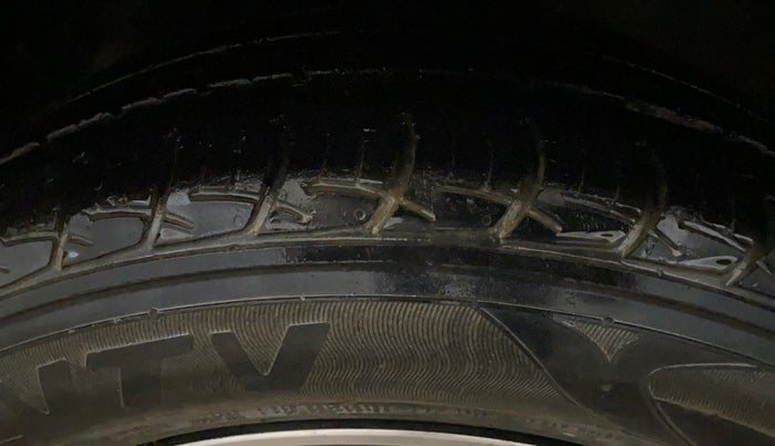 2017 Maruti Dzire ZXI PLUS AMT, Petrol, Automatic, 1,22,322 km, Left Front Tyre Tread