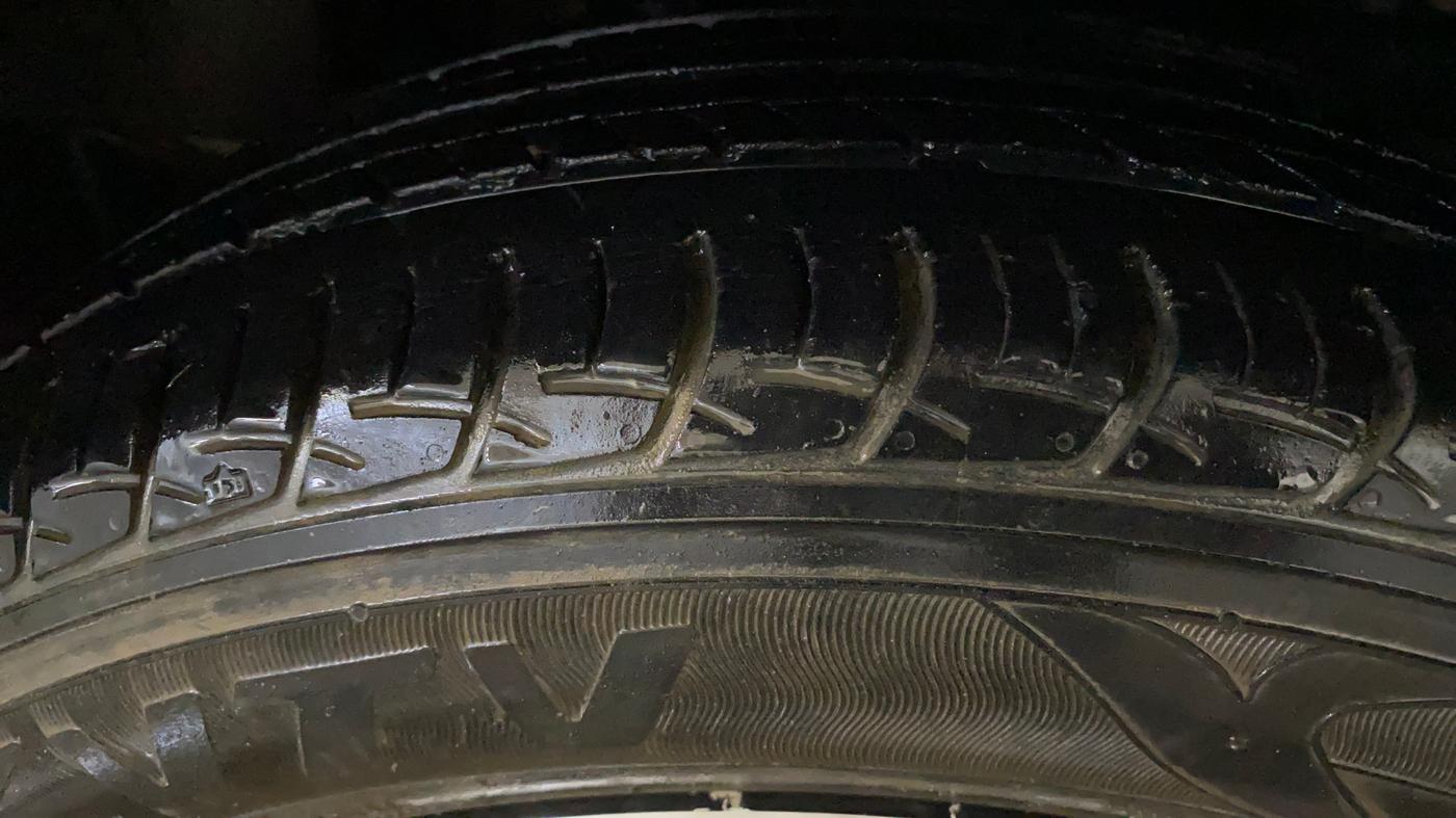 2017 Maruti Dzire ZXI PLUS AMT, Petrol, Automatic, 1,22,322 km, Right Rear Tyre Tread