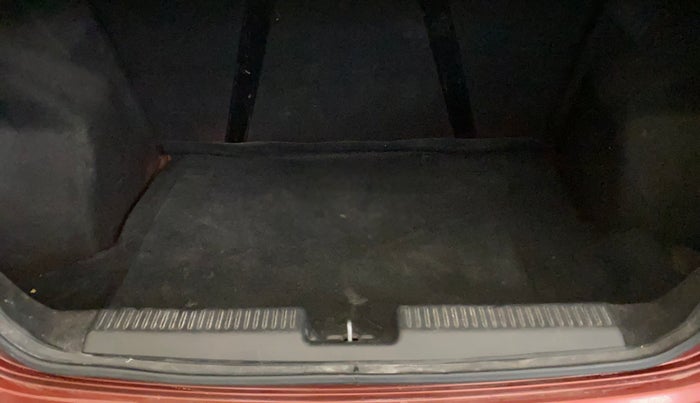 2017 Maruti Dzire ZXI PLUS AMT, Petrol, Automatic, 1,22,322 km, Boot Inside