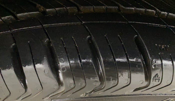 2018 Hyundai Elite i20 ASTA 1.4 CRDI, Diesel, Manual, 1,18,645 km, Left Front Tyre Tread