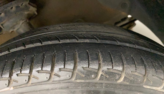 2015 Hyundai Grand i10 ASTA AT 1.2 KAPPA VTVT, Petrol, Automatic, 60,942 km, Right Front Tyre Tread