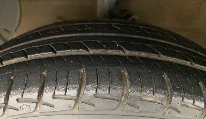 2015 Hyundai Grand i10 ASTA AT 1.2 KAPPA VTVT, Petrol, Automatic, 60,942 km, Left Front Tyre Tread