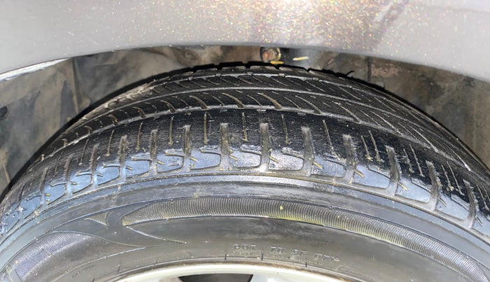 2016 Honda Jazz 1.2L I-VTEC V AT, Petrol, Automatic, 49,345 km, Left Front Tyre Tread