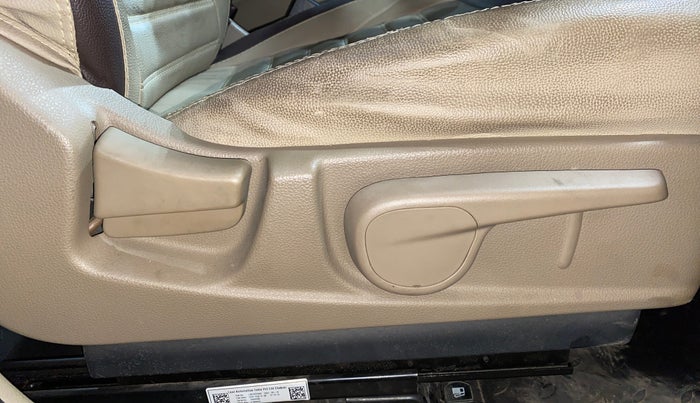 2022 Mahindra BOLERO NEO N10 R, Diesel, Manual, 60,038 km, Driver Side Adjustment Panel