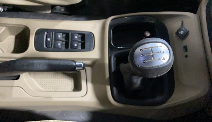 2022 Mahindra BOLERO NEO N10 R, Diesel, Manual, 60,038 km, Gear Lever