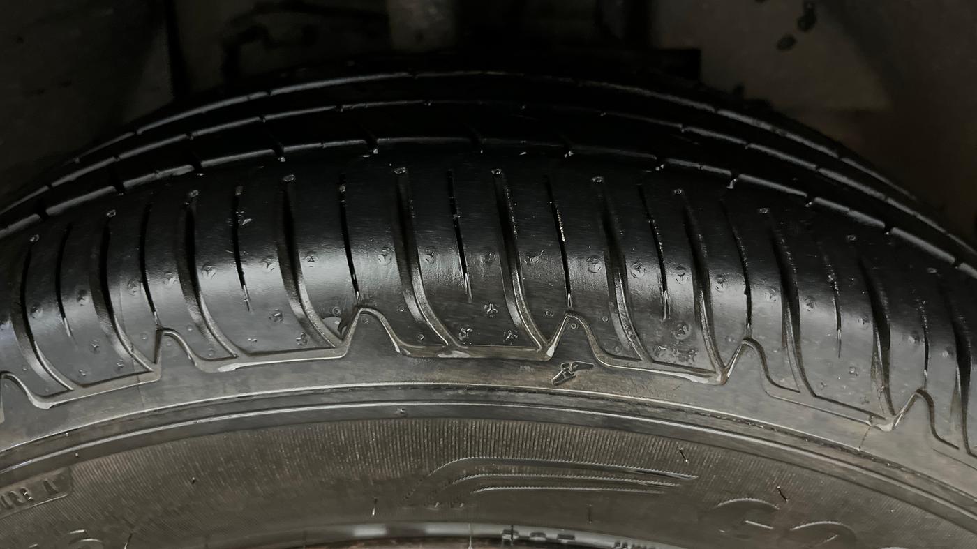 2025 Tata Curvv Pure Plus 1.2 Petrol 7DCA, Petrol, Automatic, 10,215 km, Right Front Tyre Tread