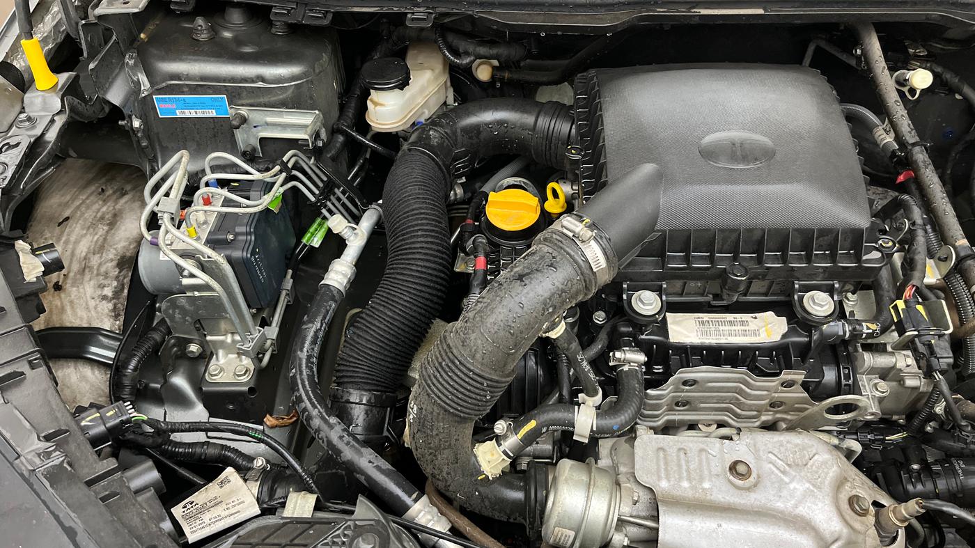2025 Tata Curvv Pure Plus 1.2 Petrol 7DCA, Petrol, Automatic, 10,215 km, Engine View - Right