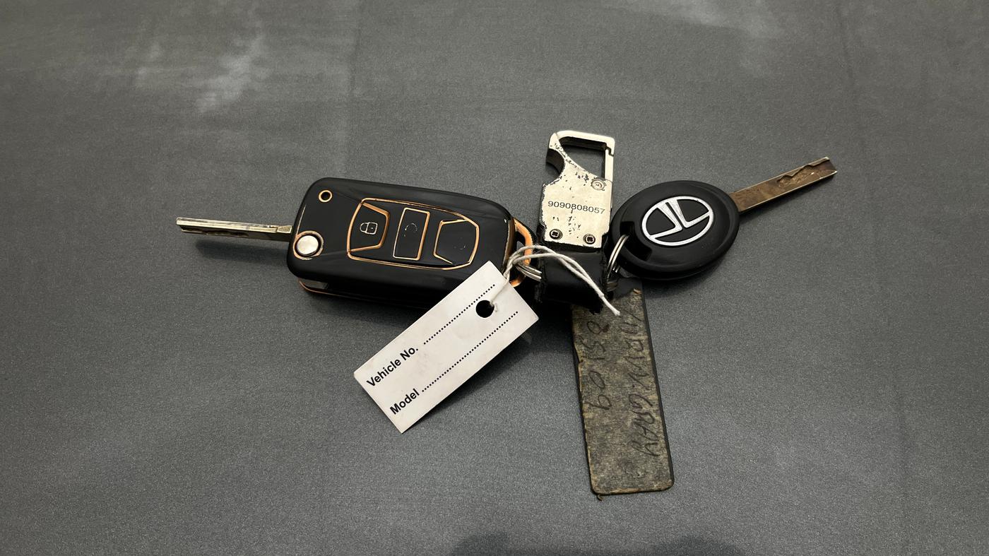 2025 Tata Curvv Pure Plus 1.2 Petrol 7DCA, Petrol, Automatic, 10,215 km, Key Close Up