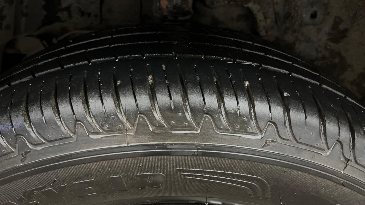 2025 Tata Curvv Pure Plus 1.2 Petrol 7DCA, Petrol, Automatic, 10,215 km, Right Rear Tyre Tread