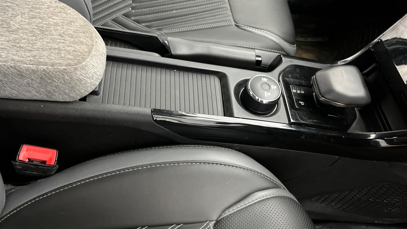 2025 Tata Curvv Pure Plus 1.2 Petrol 7DCA, Petrol, Automatic, 10,215 km, Gear Lever