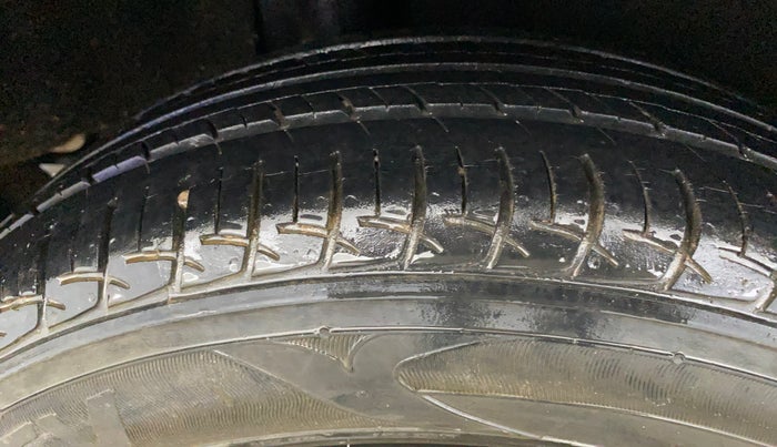 2018 Maruti Baleno DELTA PETROL 1.2, Petrol, Manual, 53,001 km, Right Rear Tyre Tread