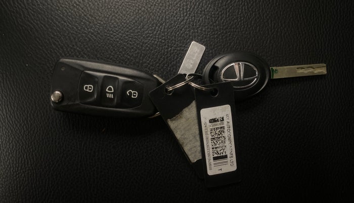 2019 Tata TIAGO NRG PETROL AMT, Petrol, Automatic, 55,602 km, Key Close Up