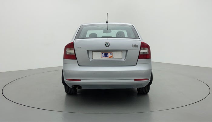 2012 Skoda Laura AMBIENTE 2.0 TDI CR AT, Diesel, Automatic, 1,04,705 km, Back/Rear