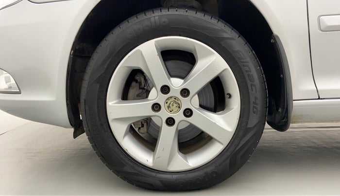 2012 Skoda Laura AMBIENTE 2.0 TDI CR AT, Diesel, Automatic, 1,04,705 km, Left Front Wheel