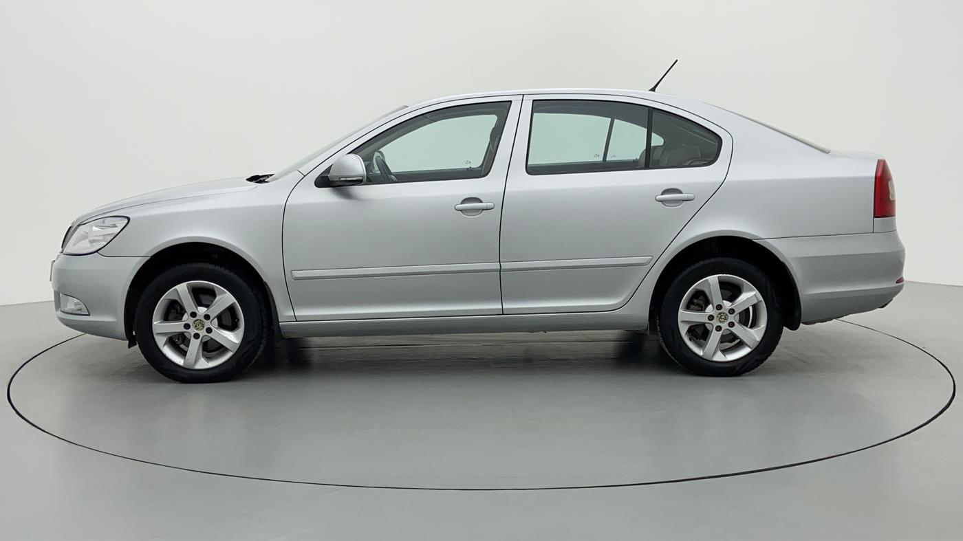2012 Skoda Laura AMBIENTE 2.0 TDI CR AT, Diesel, Automatic, 1,04,705 km, Left Side