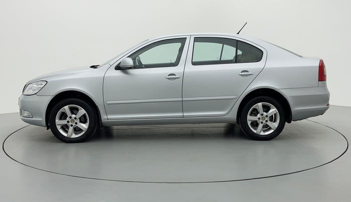 2012 Skoda Laura AMBIENTE 2.0 TDI CR AT, Diesel, Automatic, 1,04,705 km, Left Side