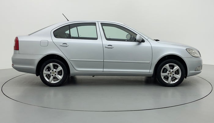 2012 Skoda Laura AMBIENTE 2.0 TDI CR AT, Diesel, Automatic, 1,04,705 km, Right Side View