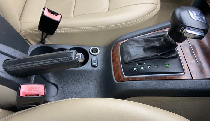2012 Skoda Laura AMBIENTE 2.0 TDI CR AT, Diesel, Automatic, 1,04,705 km, Gear Lever