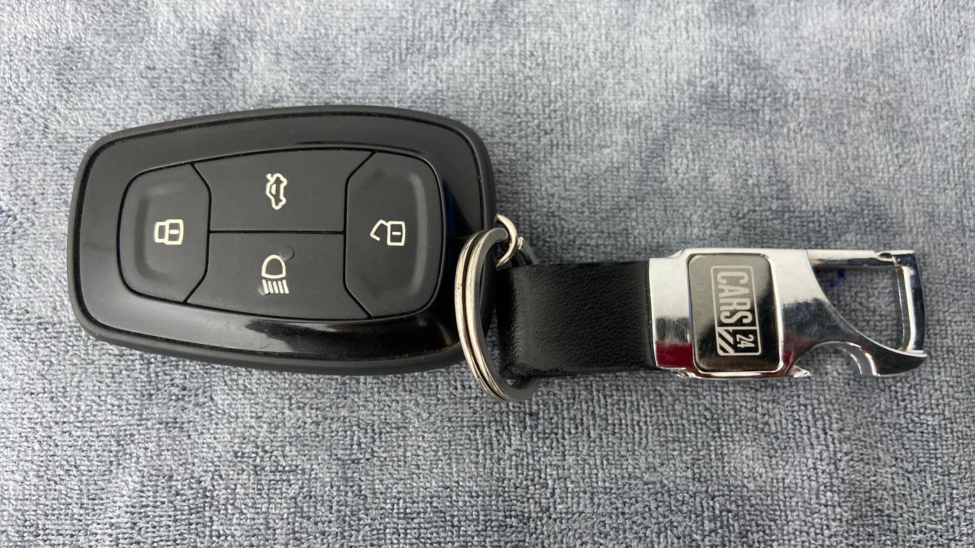 2020 Tata ALTROZ XZ 1.2, Petrol, Manual, 17,185 km, Key Close Up