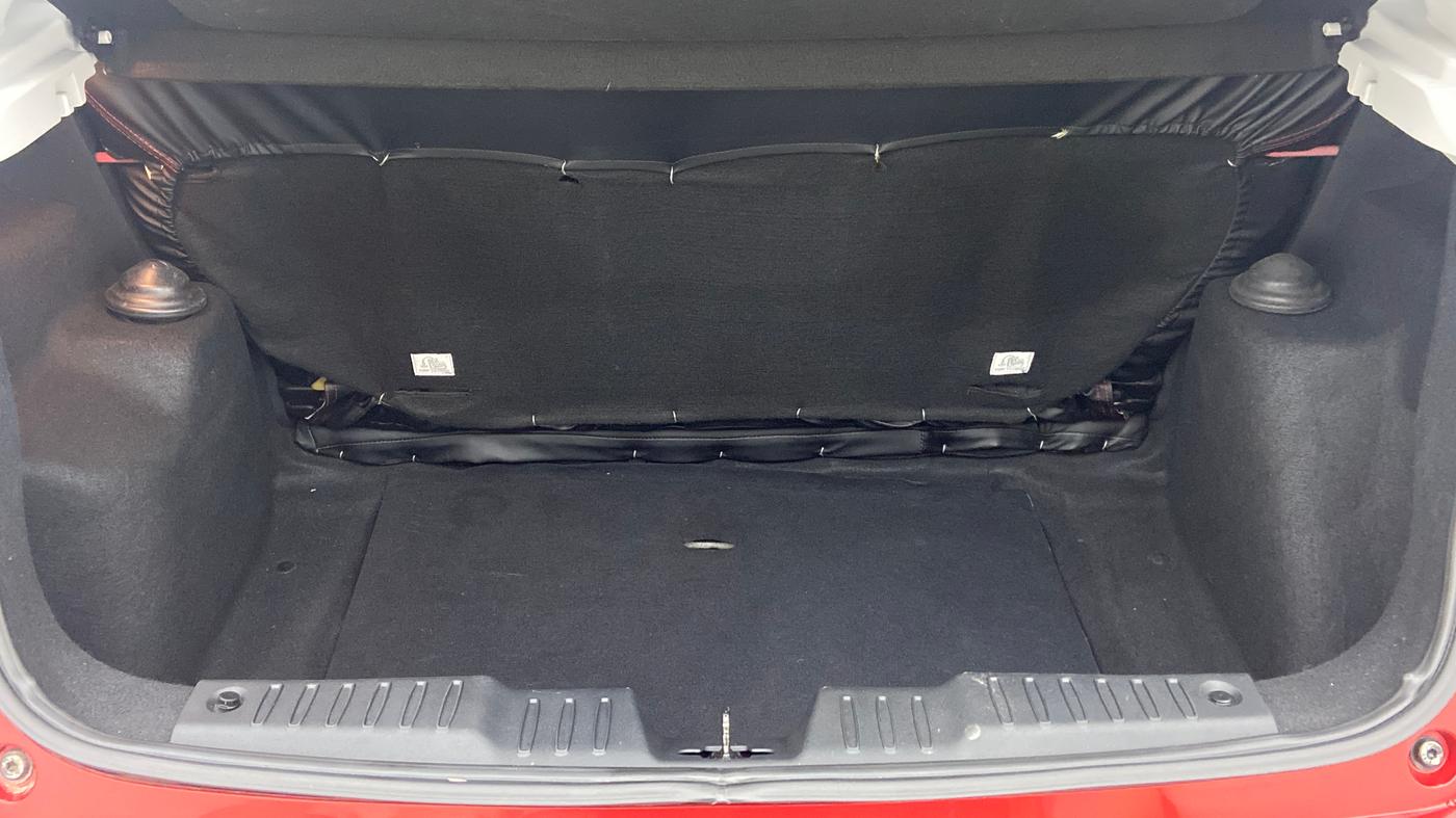 2020 Tata ALTROZ XZ 1.2, Petrol, Manual, 17,185 km, Boot Inside