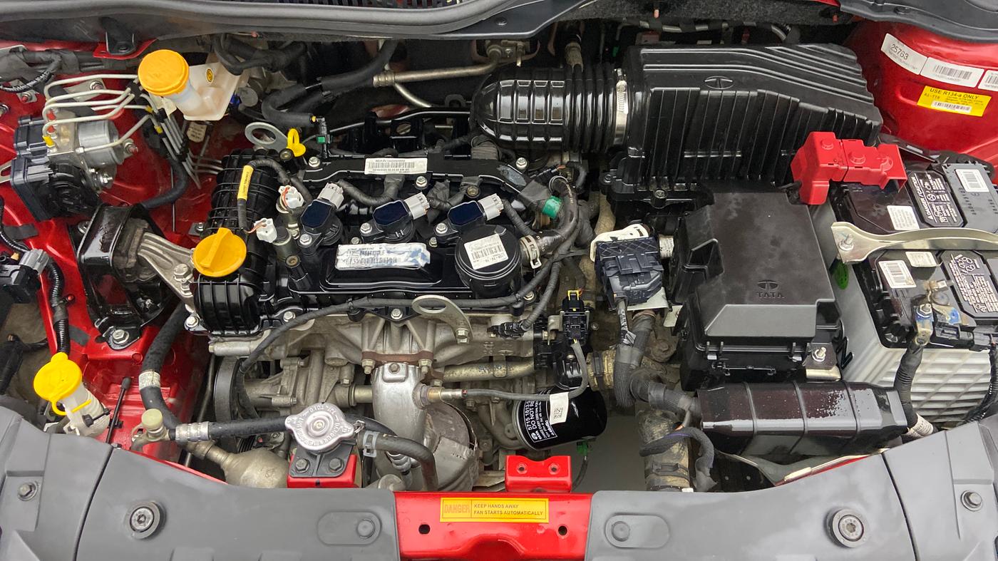 2020 Tata ALTROZ XZ 1.2, Petrol, Manual, 17,185 km, Open Bonet