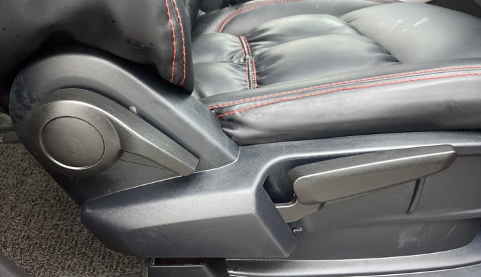 2020 Tata ALTROZ XZ 1.2, Petrol, Manual, 17,185 km, Driver Side Adjustment Panel