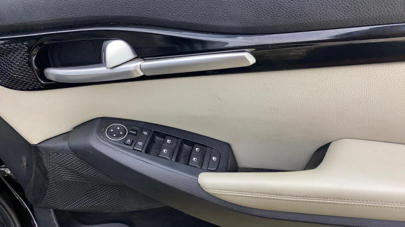 2020 KIA SELTOS HTX 1.5 DIESEL, Diesel, Manual, 66,955 km, Driver Side Door Panels Control