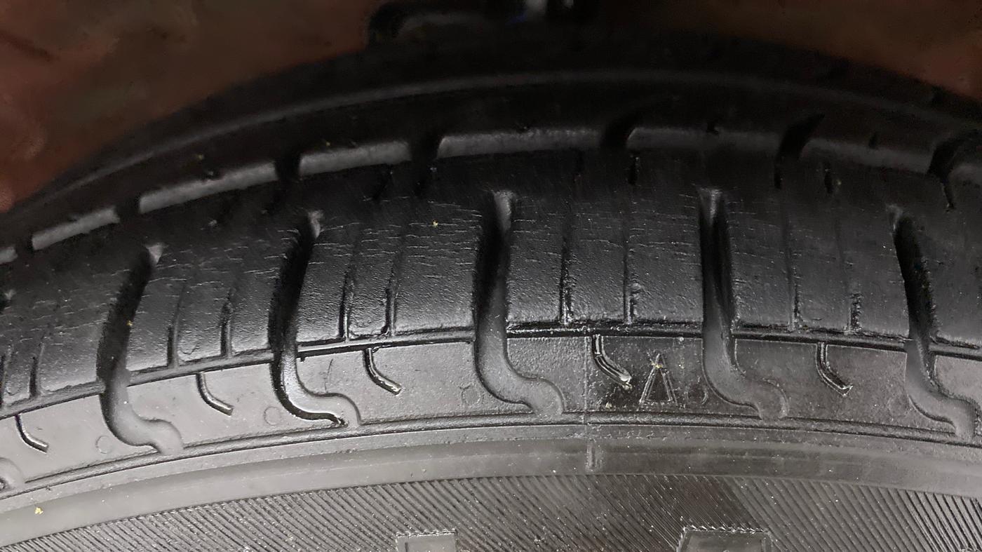 2017 Maruti Celerio VXI CNG OPT, CNG, Manual, 90,670 km, Right Front Tyre Tread