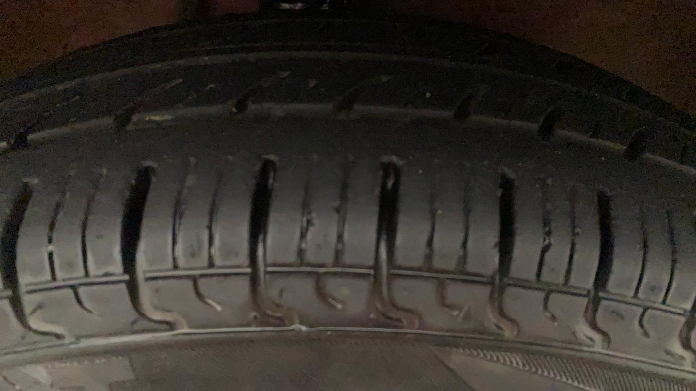 2014 Maruti Alto 800 LXI CNG, CNG, Manual, 49,941 km, Left Rear Tyre Tread