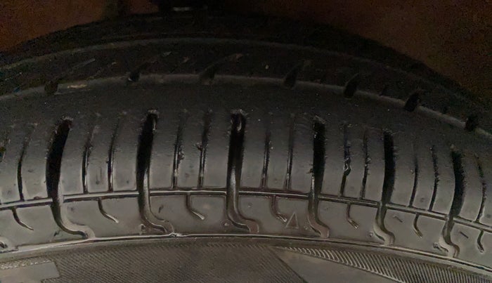 2014 Maruti Alto 800 LXI CNG, CNG, Manual, 49,941 km, Right Front Tyre Tread