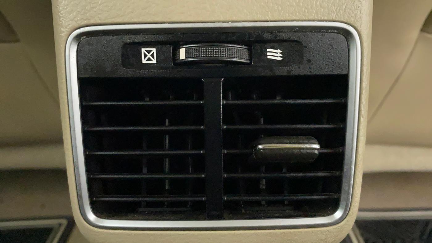 2014 Maruti Ciaz ZXI, CNG, Manual, 57,645 km, Rear AC Vents