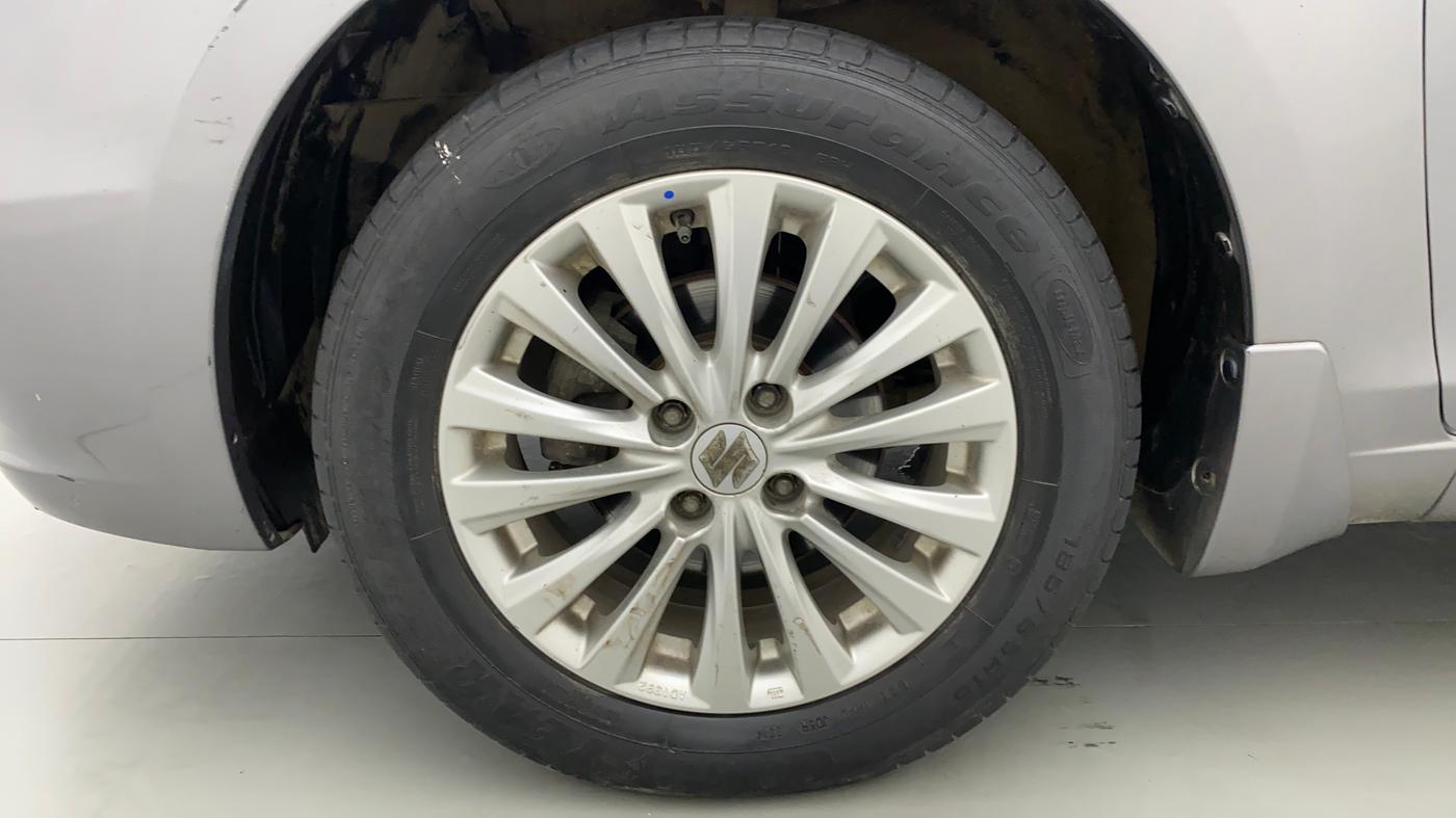 2014 Maruti Ciaz ZXI, CNG, Manual, 57,645 km, Left Front Wheel