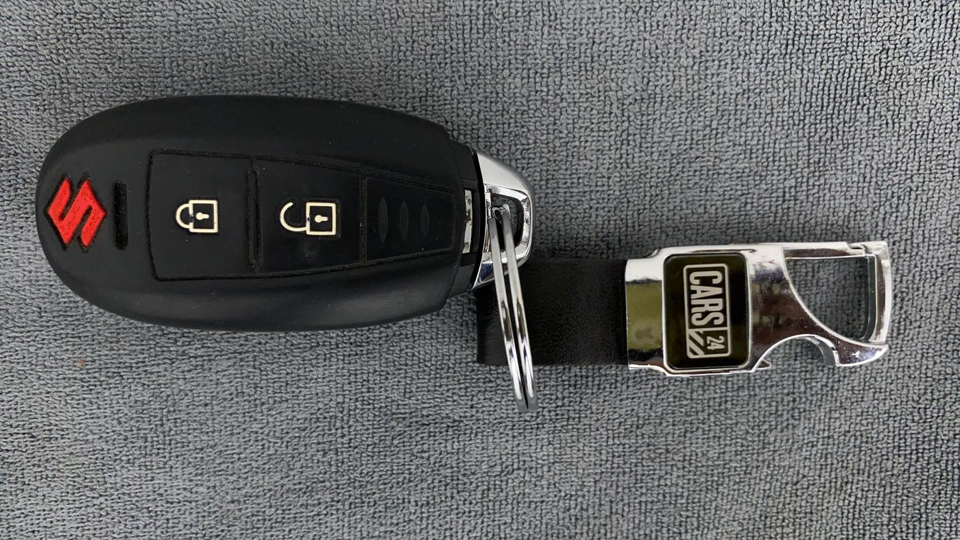 2014 Maruti Ciaz ZXI, CNG, Manual, 57,645 km, Key Close Up