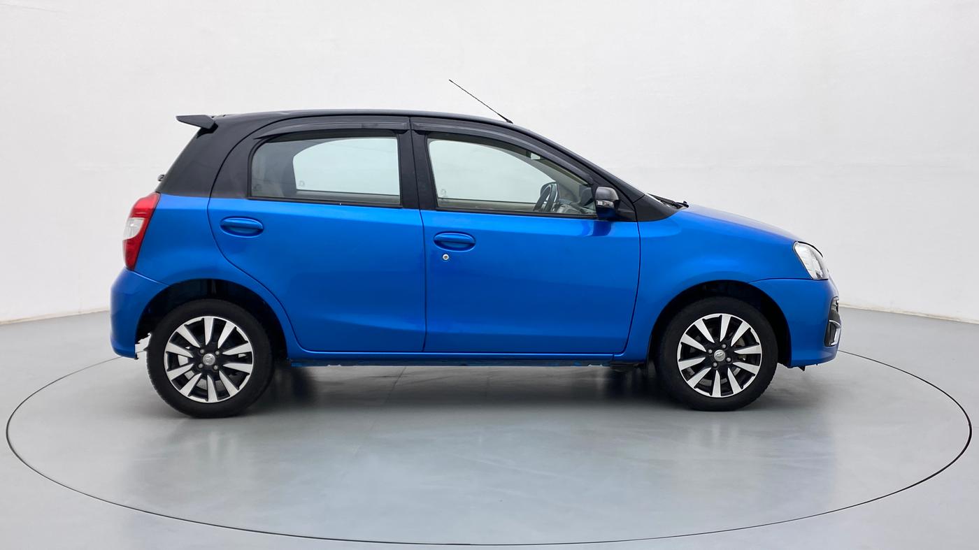2017 Toyota Etios Liva VX DUAL TONE, Petrol, Manual, 22,525 km, Right Side View