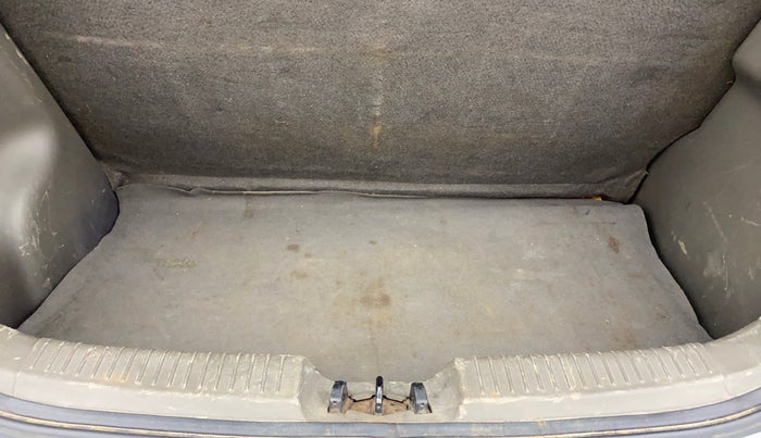 2016 Hyundai i10 MAGNA 1.1, Petrol, Manual, 60,445 km, Boot Inside