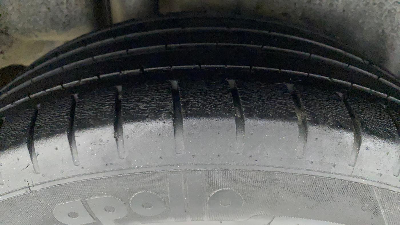 2017 Maruti Ciaz ALPHA 1.4 PETROL, Petrol, Manual, 45,947 km, Right Rear Tyre Tread