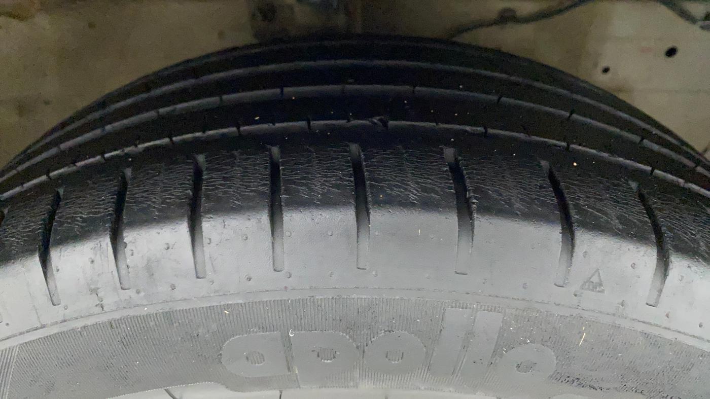 2017 Maruti Ciaz ALPHA 1.4 PETROL, Petrol, Manual, 45,947 km, Right Front Tyre Tread