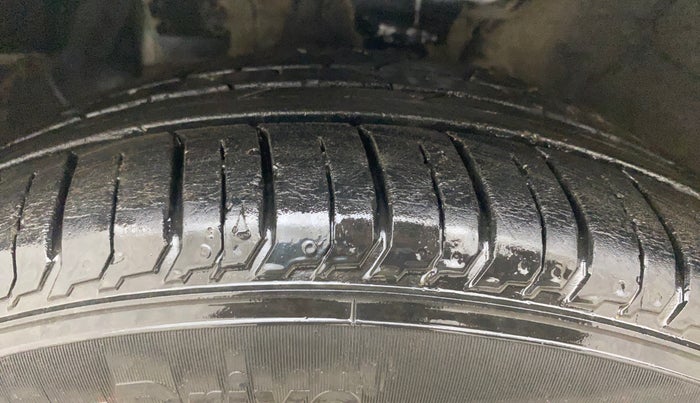 2015 Hyundai Elite i20 ASTA 1.2, Petrol, Manual, 54,374 km, Left Front Tyre Tread