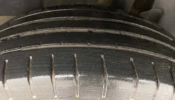 2019 Maruti Swift ZXI, Petrol, Manual, 42,449 km, Left Rear Tyre Tread