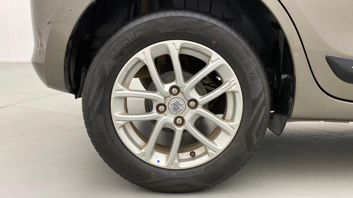 2019 Maruti Swift ZXI, Petrol, Manual, 42,449 km, Right Rear Wheel