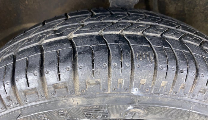 2018 Maruti Alto 800 LXI, Petrol, Manual, 15,964 km, Left Front Tyre Tread