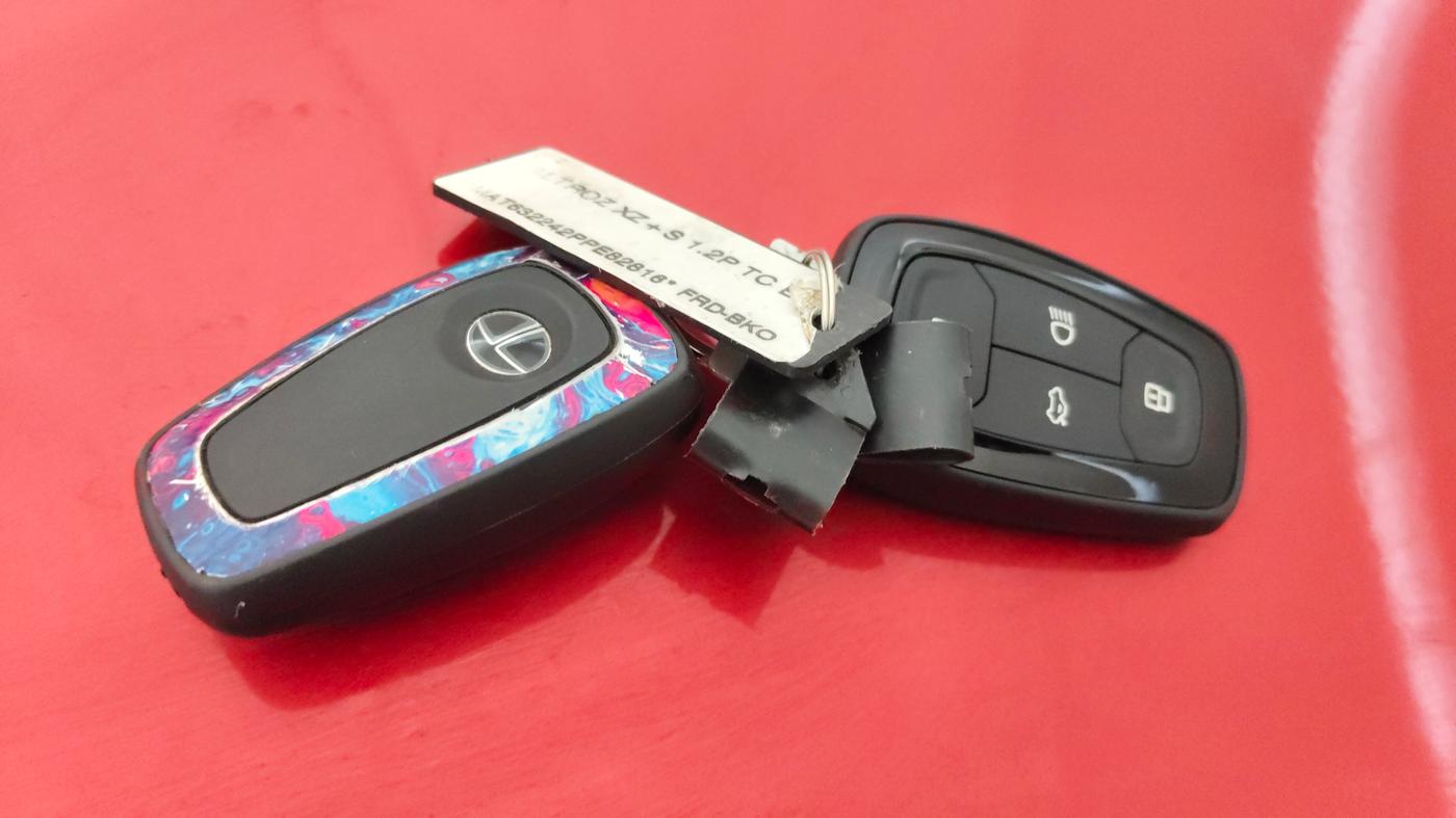 2023 Tata ALTROZ XZ Plus Sunroof i-Turbo , Petrol, Manual, 63,040 km, Key Close Up