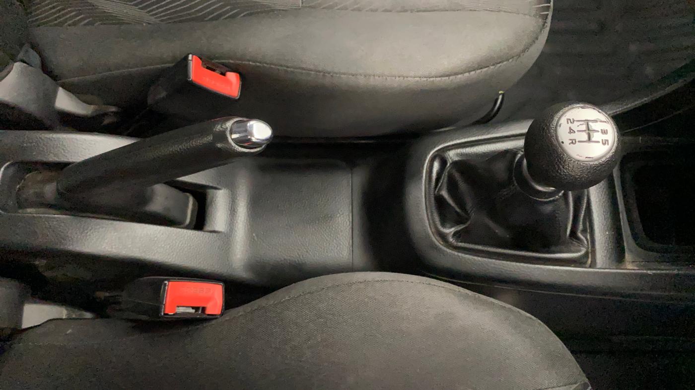 2012 Maruti Swift VXI, Petrol, Manual, 65,969 km, Gear Lever