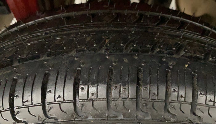 2010 Maruti Zen Estilo VXI, Petrol, Manual, 98,439 km, Right Rear Tyre Tread