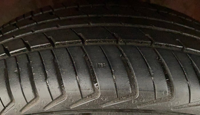 2010 Maruti Zen Estilo VXI, Petrol, Manual, 98,439 km, Left Front Tyre Tread