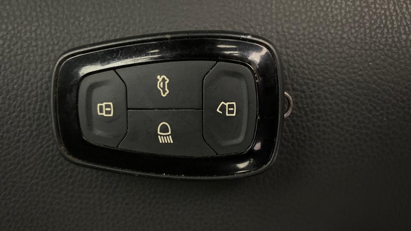 2021 Tata NEXON XZ PLUS DIESEL SUNROOF, Diesel, Manual, 95,859 km, Key Close Up