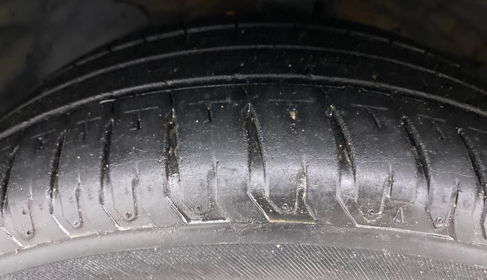 2021 Hyundai Verna SX 1.5 VTVT, Petrol, Manual, 18,988 km, Left Front Tyre Tread